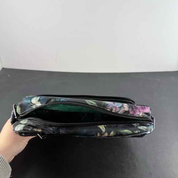 LUG Carousel XL Crossbody Bag Black Bloom Floral Quilted Travel Colorful RFID - Picture 11 of 11